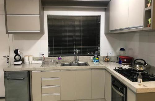 Sobrado casa de alto padrão, ar condicionado em todos os cômodos, aquecimento à gás, com piscina aquecida e área de festas - para o Show Rural 2026, fácil acesso a Rodovia 277 - Foto 15