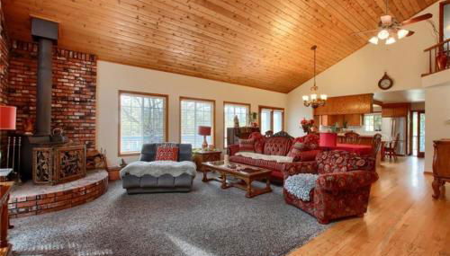 Beautiful Pet-Friendly Spacious Lodge near Yosemite & Lakes 12 Beds 6 BR up to 16 people - Foto 5