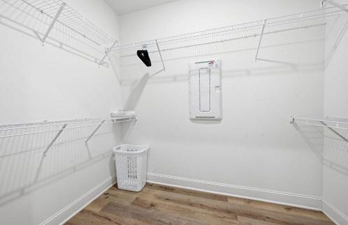 Stylish 2BR2BA Stay Open Layout - Foto 5