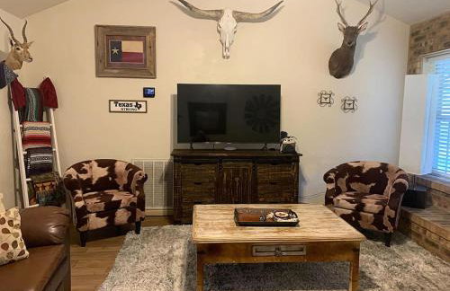 Kerrville Hidden Gem With Firepit and Grill - Great Location - Foto 47