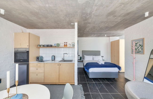 Seaside Studio Apartment, 9 Mins to Queens Beach! - Photo 5