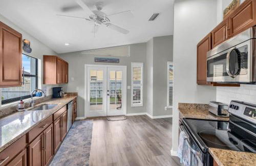 Charming Heated Pool Home - 3 miles to the Beach, Pet and Family Friendly -Available Year Round! - Photo 14