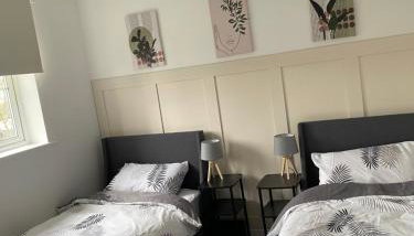 Luxury-Style Retreat in a Quiet Village - Foto 3