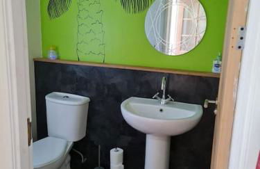 Modern 3 Bedroom Property centrally based - Foto 10