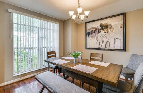 Family Oasis with Game Room and Pool in Davenport! - Foto 12