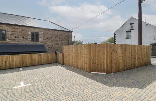 The Old School - Photo 23