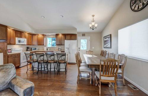 Cresthaven Hall 2 Mins to UCCS Family Fun & BBQ - Foto 11