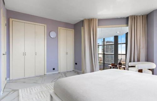 Penthouse Duplex with TOP Views! - Photo 16