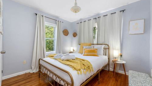 Tiny Home w MIL suite - 3 MI to DT - Foto 5