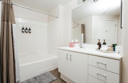 Gorgeous studio steps from The Groove - Foto 20