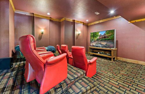 Lakefront Retreat Luxury Home with Private Dock - Photo 4