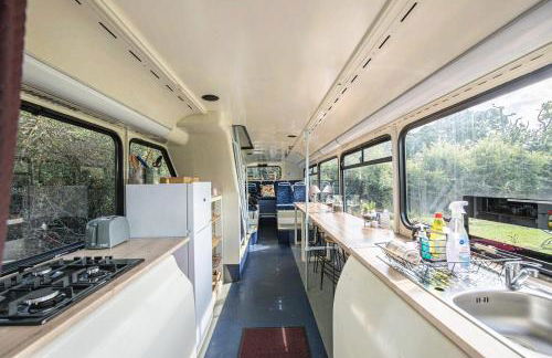 Double Decker Bus on an Alpaca Farm Sleeps 8 - Foto 36