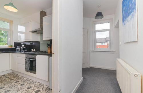 Modern And Vibrantly Designed Apartment - Foto 27