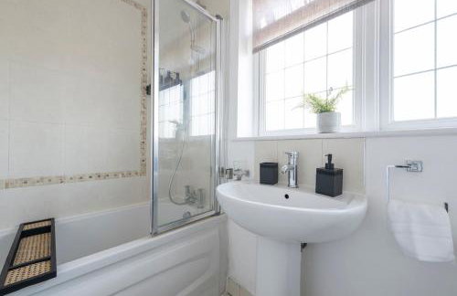 The Romford Oasis - Spacious 4 bedroom escape - Foto 43