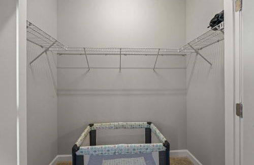 3BR Townhouse King Bed Garage Pineville - Foto 17