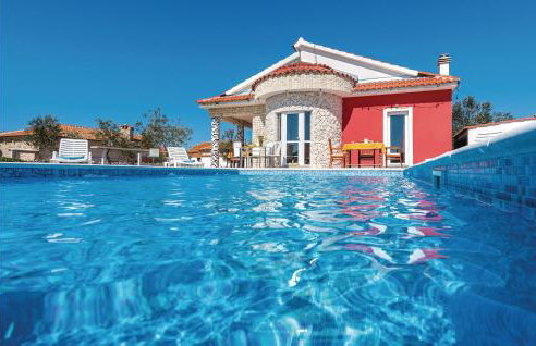 Four-Bedroom Holiday Home In Cista Velika - Photo 1