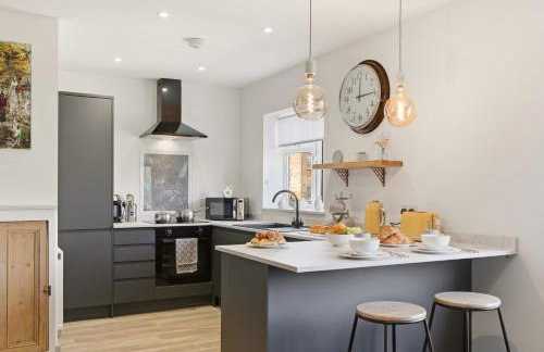 2BR Flat, Free Parking, WiFi, Smart TV - Foto 18