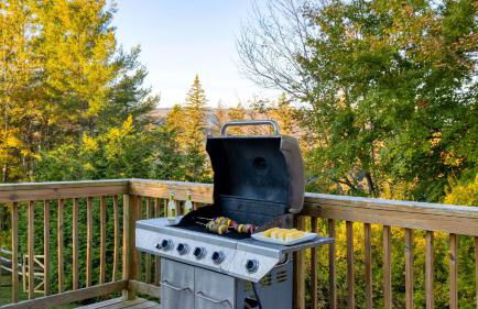 Mins to Hunter Mountain • Sleeps 36 • Pool Spa Games Bar Cozy Peaks Lodge by AvantStay - Foto 55