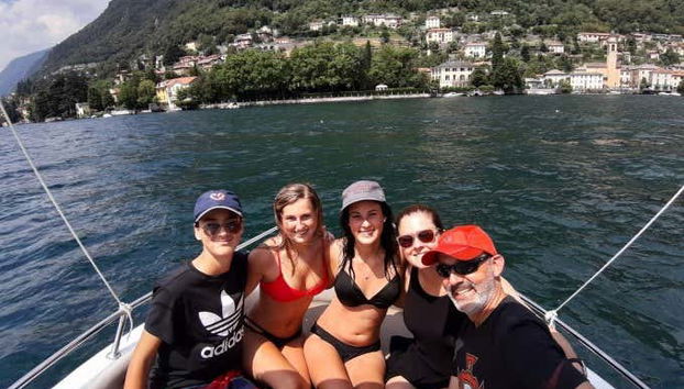 Barco por el lago Como