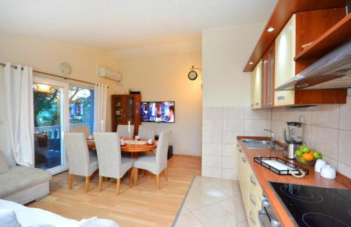 Holiday house with a swimming pool Pozorac, Trogir - 15565 - Foto 15