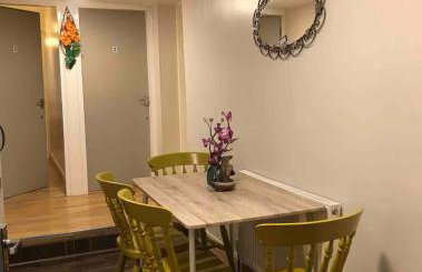 Van House - Photo 28