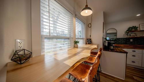 Centrally Located Cozy Modern Home in Bethel - Foto 3, Other