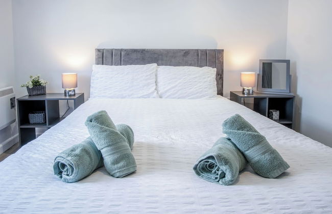 Beach View - 2 Bed Apartment - Llanelli - Photo 5