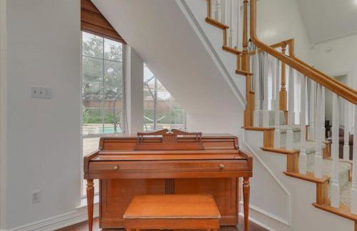 Gorgeous Vacation Home w Private Pool - Photo 11