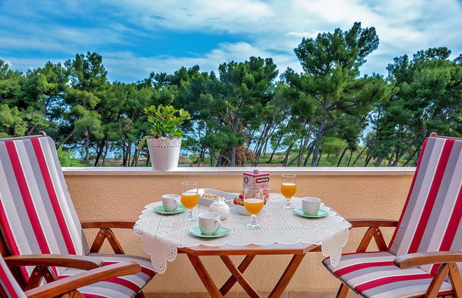 Apartments Emi - Photo 1