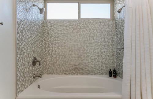 Stunning South Mission Beach Home - AC, Private Patio, Grill and Garage! - Foto 22