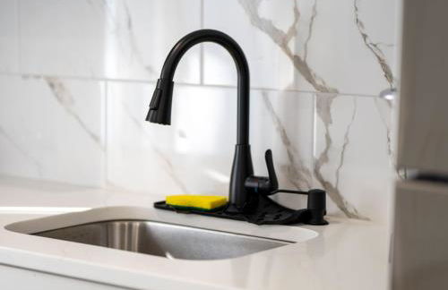 4 New Apts - 3 Bed Apt 1st Floor & 3 Bed Apt 2nd Floor - 1 Bed Studio Apt Ground Floor & 1 Bed Studio Apt Ground Floor near Penn Station EWR Airport Beth Israel Hospital Manhattan NYC - Foto 79