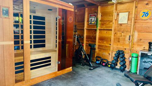 Bo's Big Green Charming Retreat Hot Tub Games - Foto 2