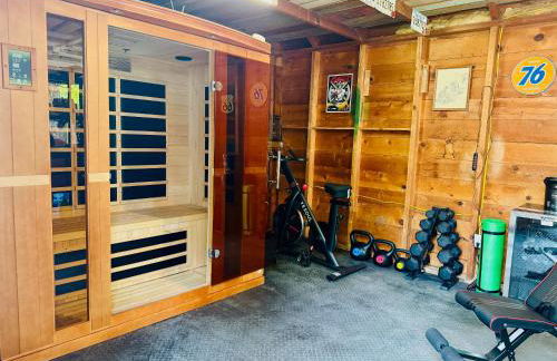 Bo's Big Green Charming Retreat Hot Tub Games - Foto 2