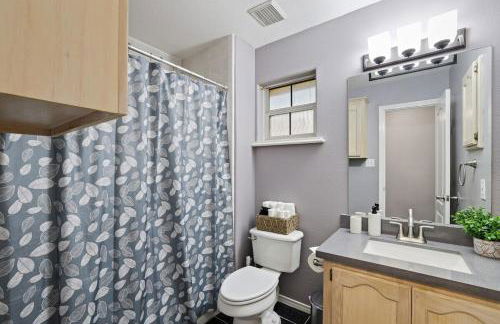 Relaxing Family Retreat With Private Pool, Grill & Game Room - Foto 7