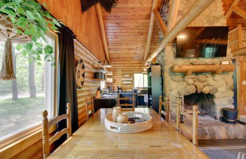 1 Mi to Beach and Lake Breezy Point Cabin with Yard! - Foto 8