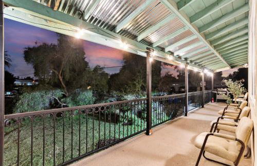 Entire Private Home with 4 Bedrooms 2 Bathrooms, Spacious, Lux King Bed, Ranch Style, Prime Area, Available Now - Photo 42