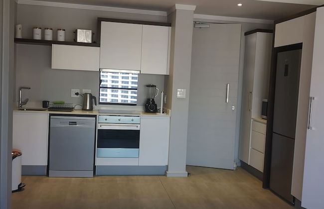 Stunning Apartment in Sandton - Photo 34