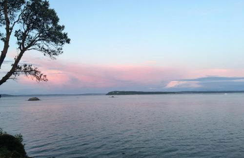 Puget Sound Chic Romantic Cottage with Private Beach Access & Gated Entry - Foto 29