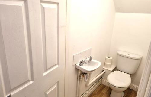 3 Bedroom House Perfect for Family Work Stays Easy Access to Manchester Oldham - Foto 21
