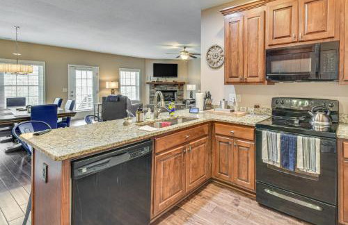 Waterfront Lake Hartwell Retreat with Indoor Hot Tub - Foto 9