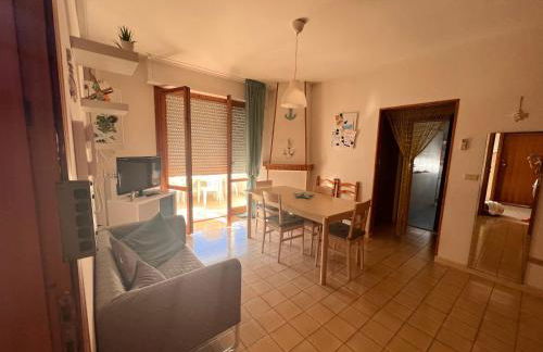 APPARTAMENTO ISIDE fronte spiaggia - Foto 1