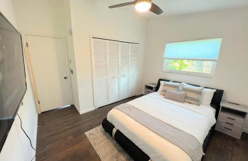 Dream Vacation Home w Heated Pool Close to Beaches Clearwater St Pete Quiet with Big Backyard - Foto 38