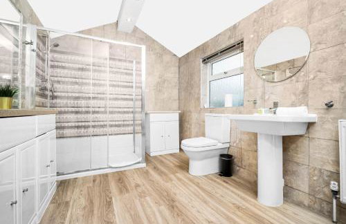 Stylish 4 Bedroom Townhouse - Edgbaston - Near Birmingham City Centre - Sleeps 8 - Parking - 578P - Foto 10