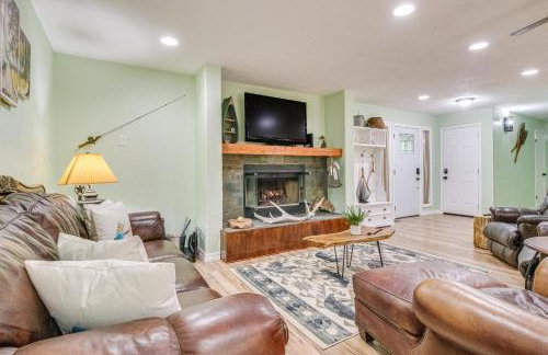 Cotter Home with Deck about 1 Mi to Big Spring Park! - Foto 5