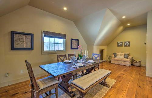 Luxe Green Barn Near Skiing with Mt Equinox Views! - Foto 10