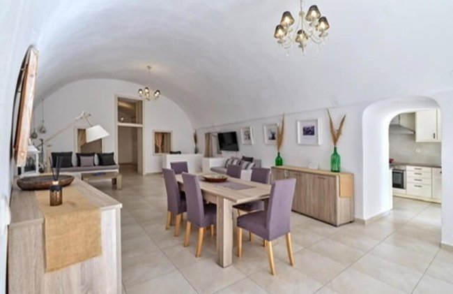 Sunset View Villa Santorini - with Outdoor Jacuzzi - Photo 23