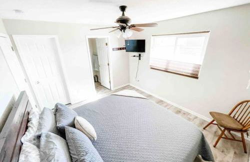 PRIVATE VIEW ON THE LAKE SIDE OF 95! Sleeps 16 - Foto 27