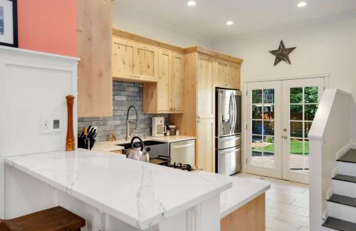 The Magnolia House in Old Town - Private Hot Tub - Foto 6