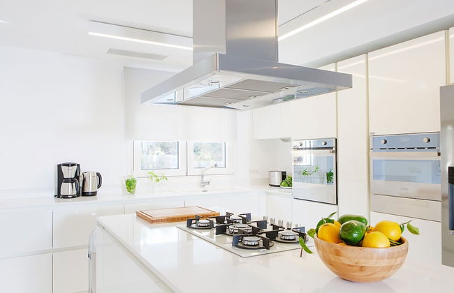 Beautiful Luxe Villa in Private Olive Grove, sea and Mountain View, Close to sea - Foto 13