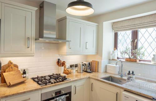 Danes Cottage - Luxury Peak District Retreat - Photo 23